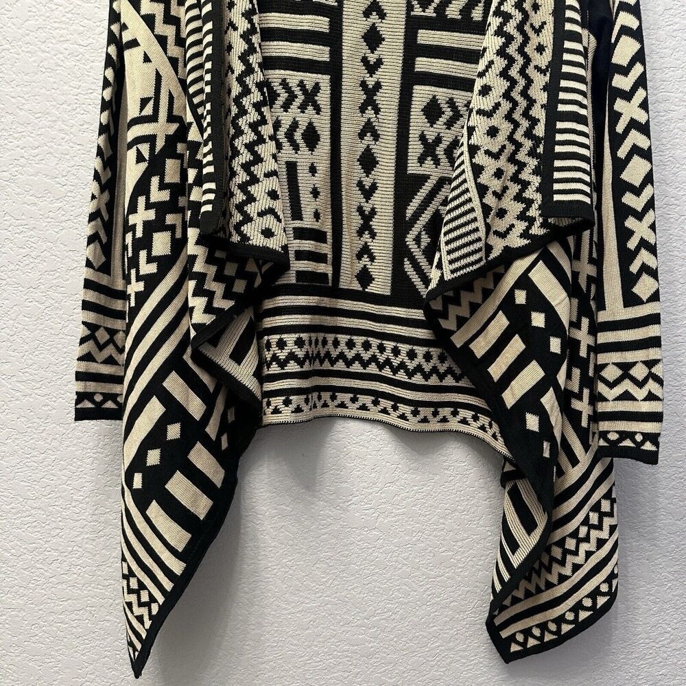 Larry Levine Black‎ Cream Geometric Tribal Open Front Waterfall Cardigan Medium - Picture 8 of 15